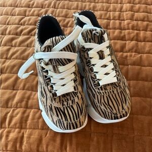 STEVE MADDEN Womens Camel Zebra  Print Parade Platform Athletic Sneakers 9M
